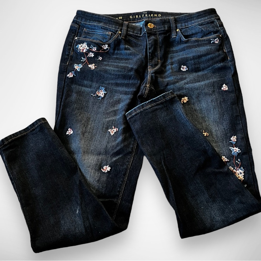 White House Black Market WHBM Dark Blue Floral Embroidered Jeans - Picture 4 of 11